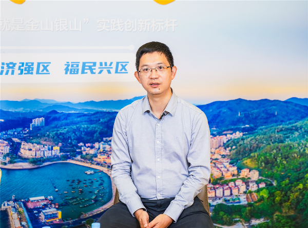 大鹏新区科技创新和经济服务局局长李琼.jpg