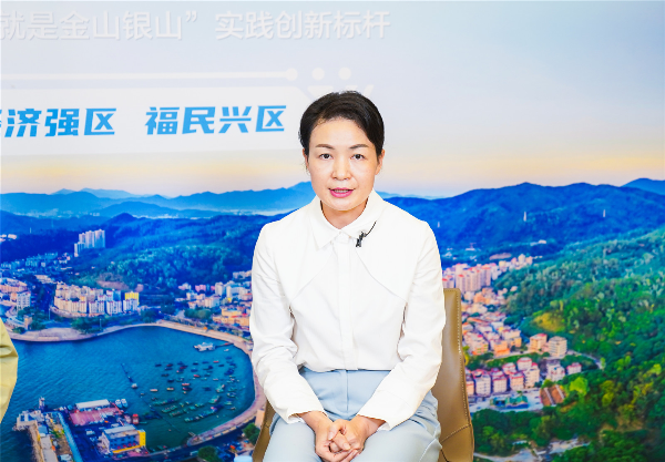 大鹏新区葵涌党工委委员、党政综合办主任田娟娟.jpg